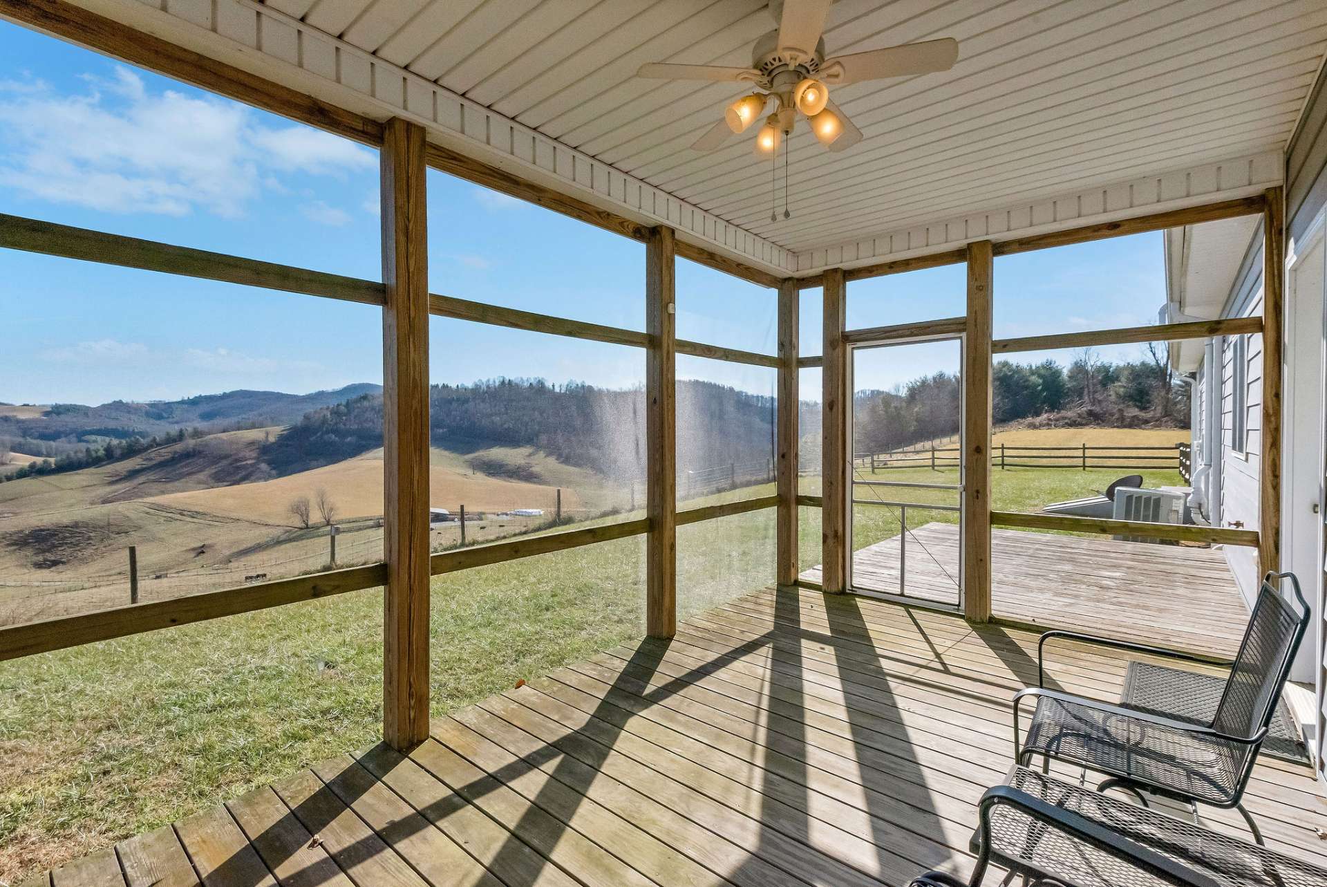 This cozy space is ideal for morning coffee, evening meals, or simply unwinding with a book while surrounded by the serene views.