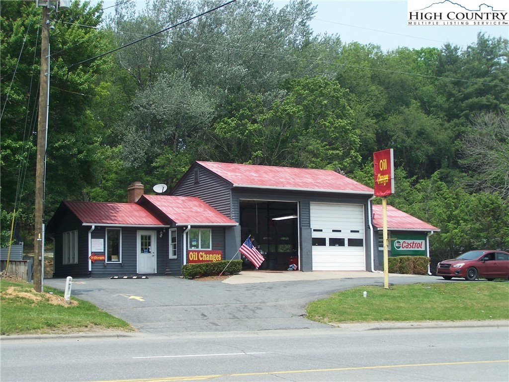 1505 S U. S. Highway 421