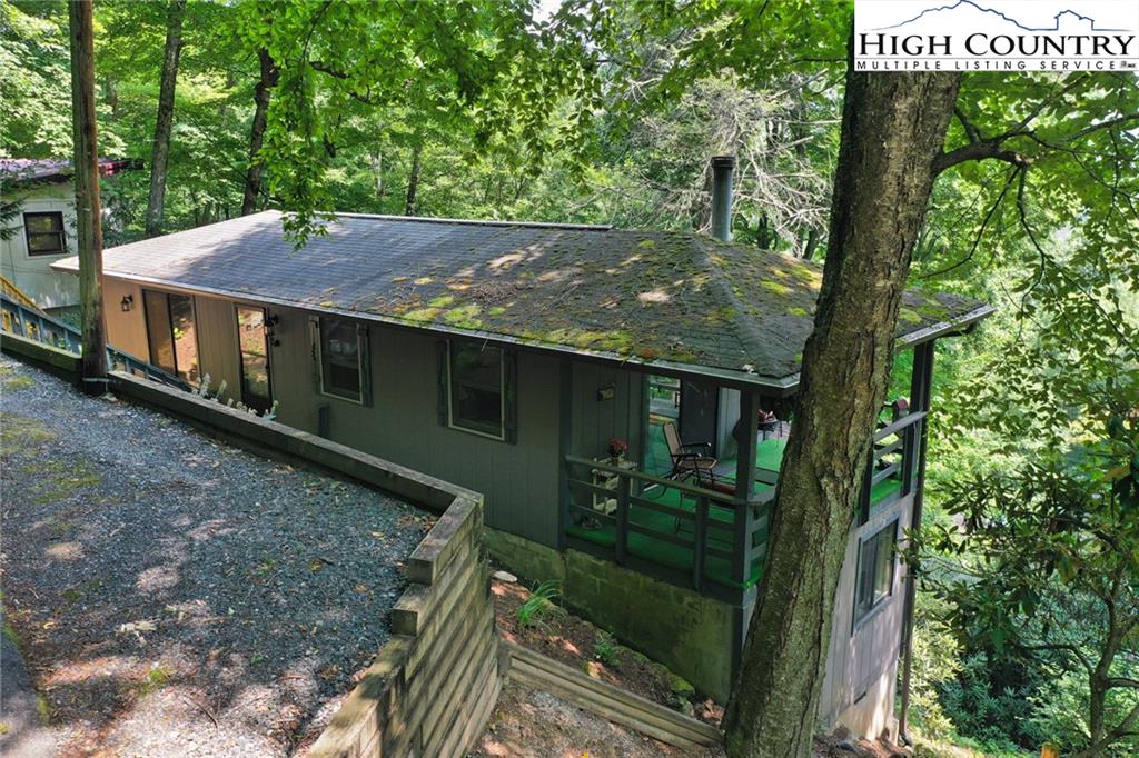 MLS#: 232352 | 252 Hemlock Road, Banner Elk, NC 28604