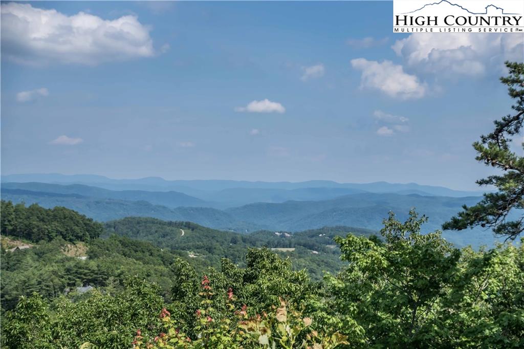 MLS#: 215869 | 5212 Reynolds Parkway, Boone, NC 28607