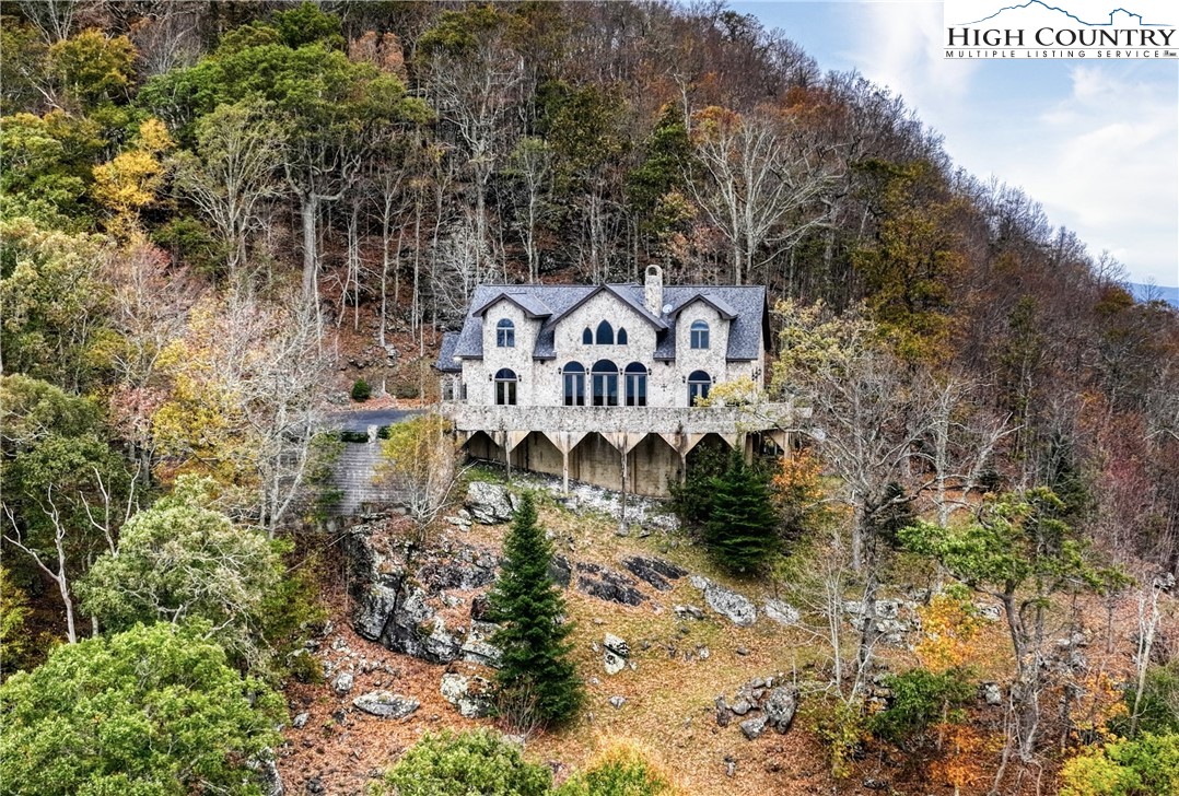 530 Howard's Knob Road