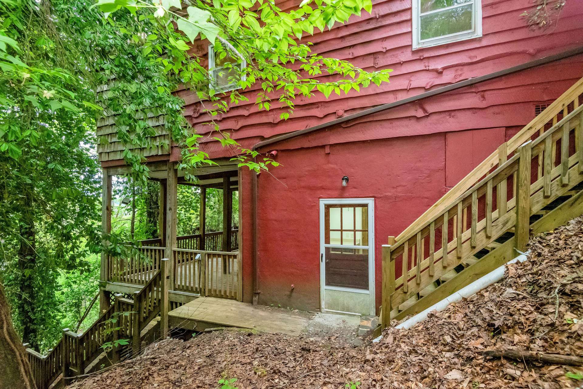 Access to family/game room and lower deck