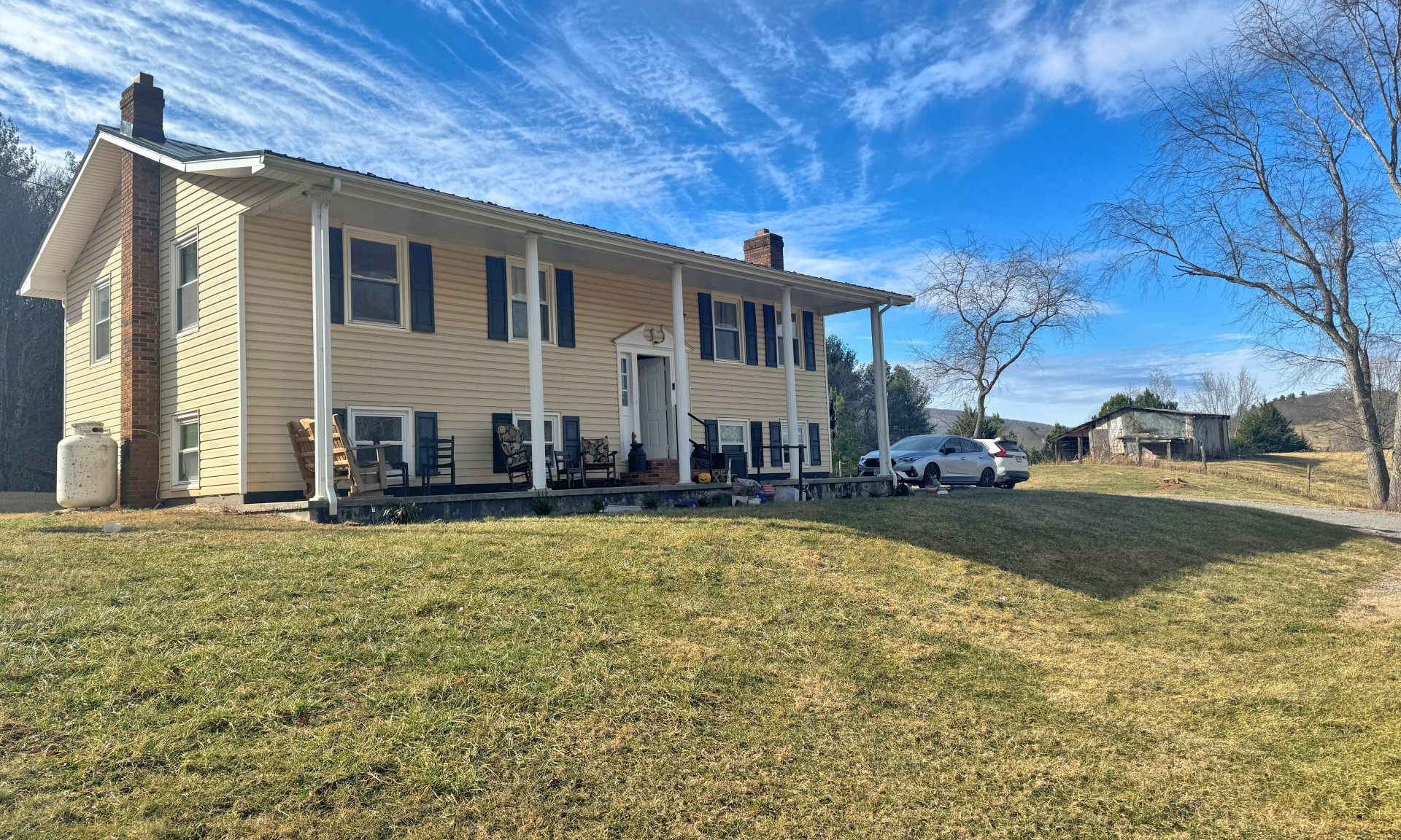 Spacious mountain home nicely positioned on a generously sized lot to provide plenty of space for gardening and play.