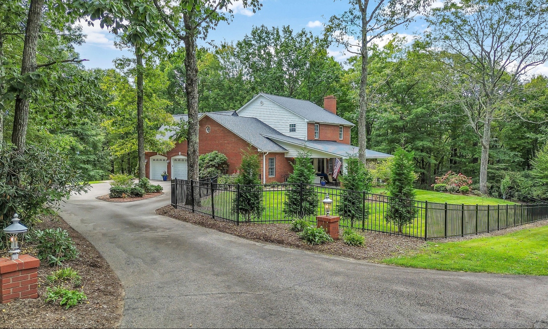 Contemporary Home Mount Jefferson Acres NC