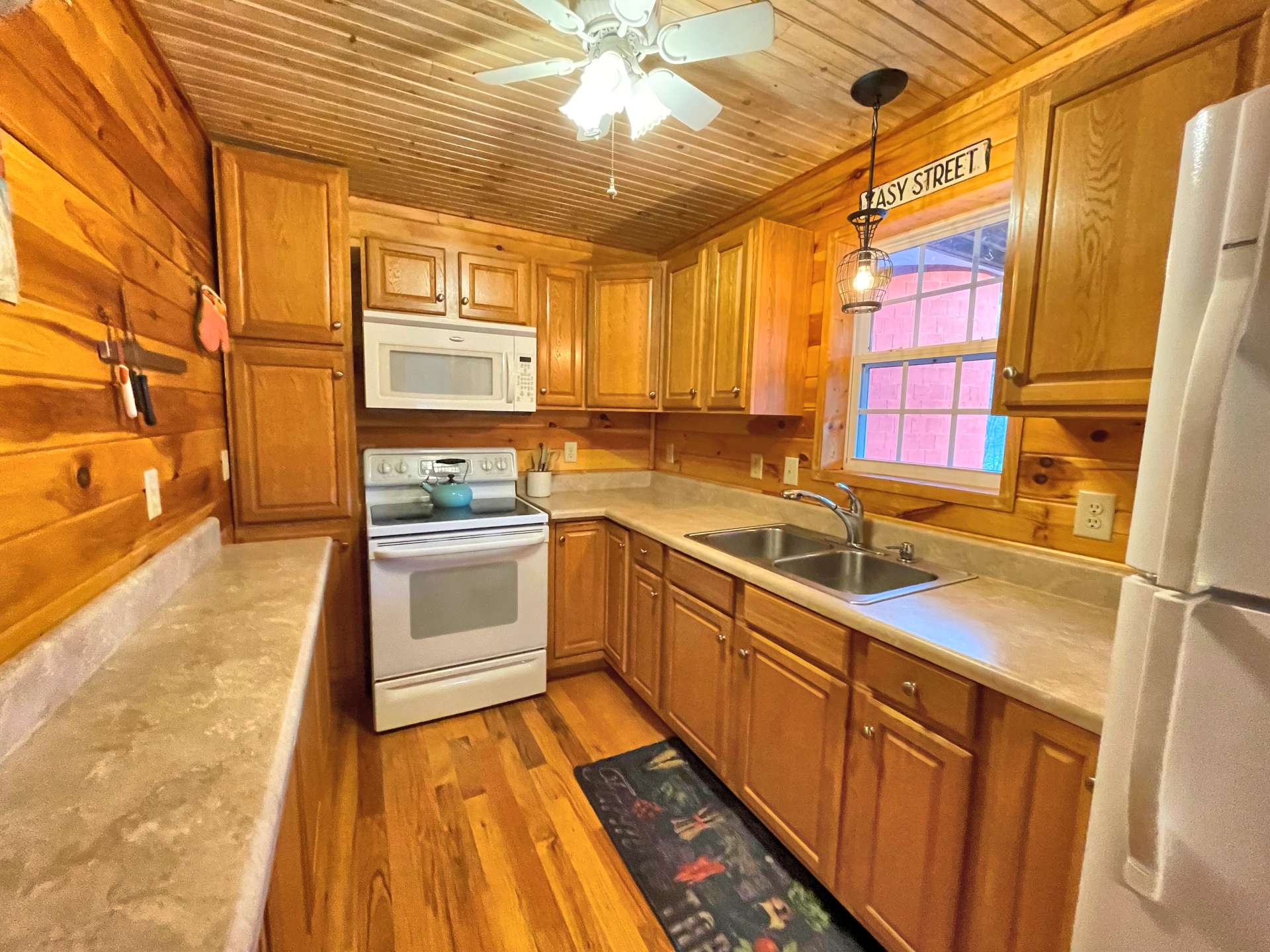 Well-equipped kitchen with plenty of cabinet space.