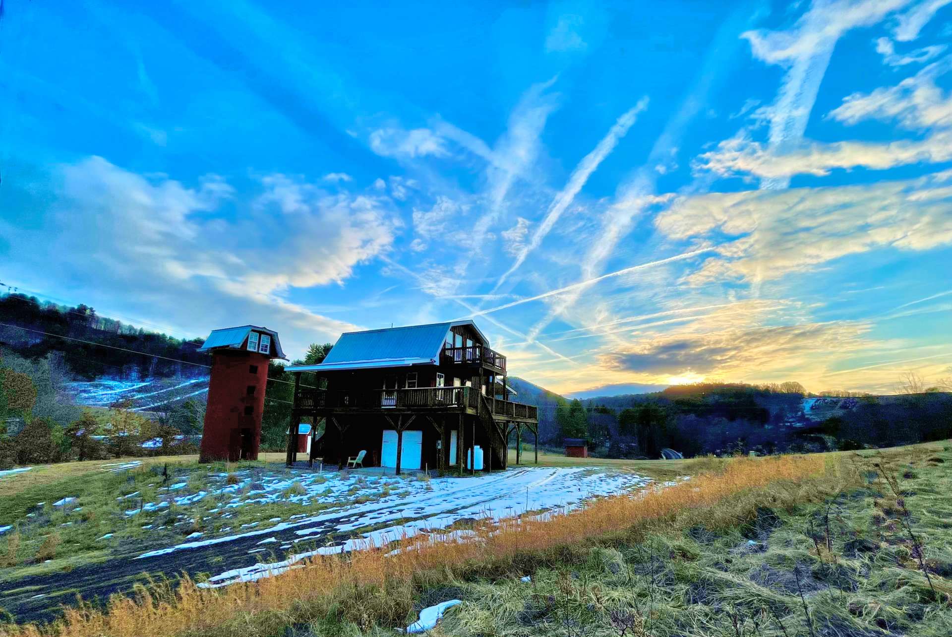 The home is south-facing affording great views all day long.  The Sunset is particularly gorgeous!