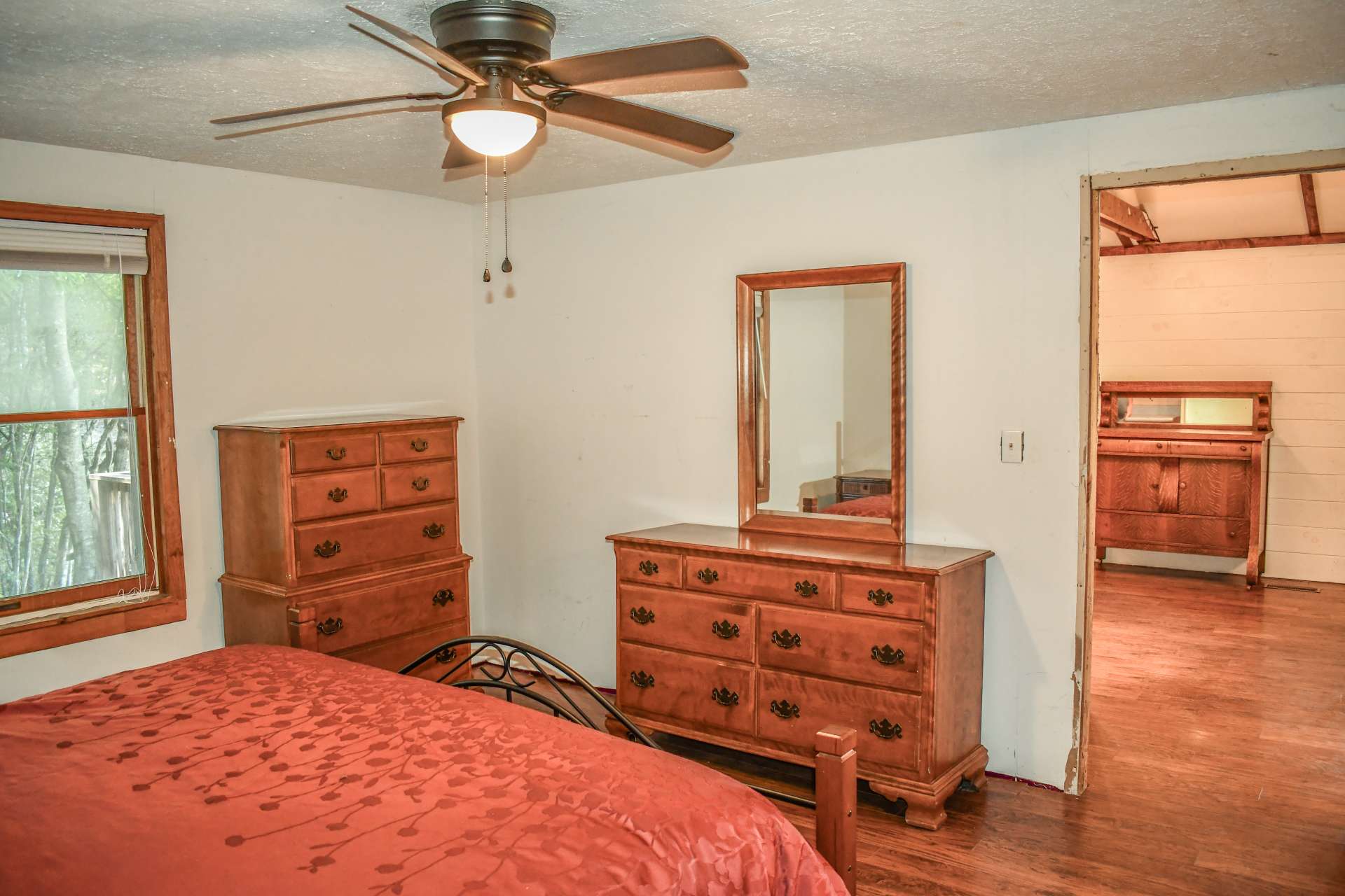 Main level primary bedroom