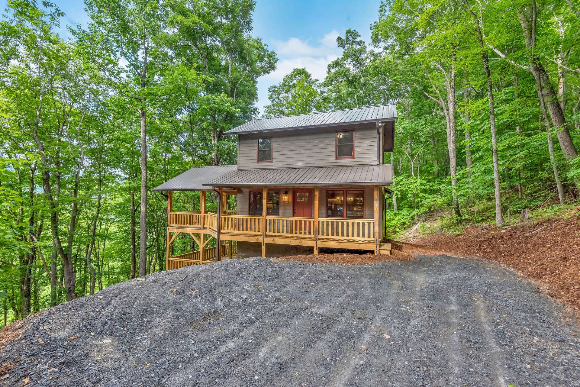 Conveniently located 10 miles from West Jefferson, 15 miles from Boone and only 6 miles to Todd Island Park for access to the New River where you can enjoy canoeing, kayaking and fishing in NC Heritage Trout Waters.