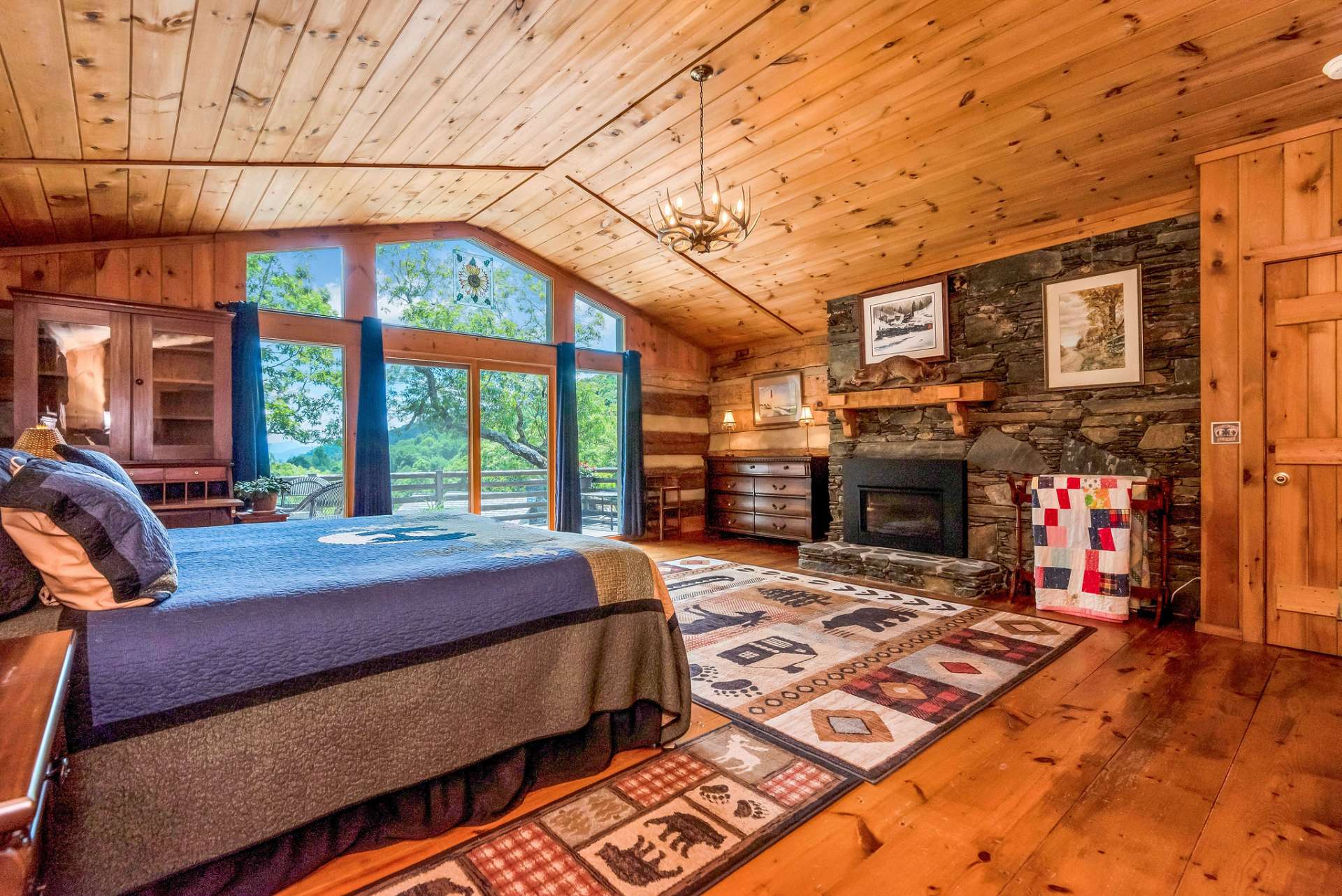 Enjoy the views and star gazing while snuggled up in bed with the gas fireplace glowing.